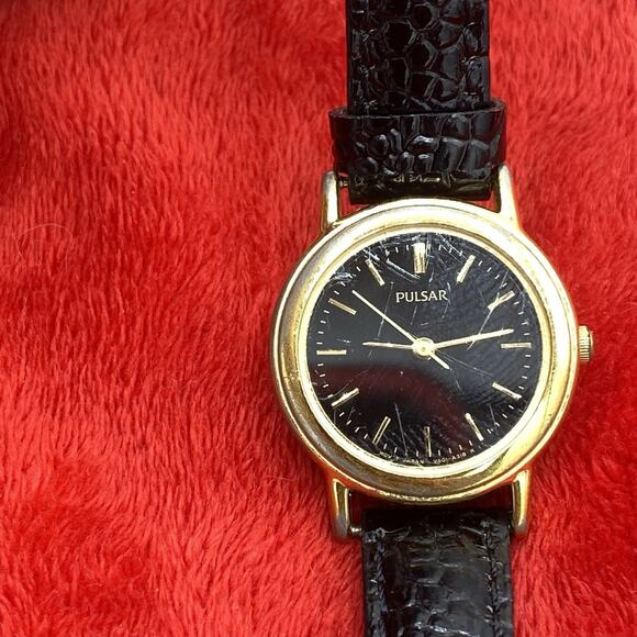 Vintage Pulsar Watch Women 24mm Gold Tone V501-X058 Leather Band Needs Battery - Picture 2 of 14
